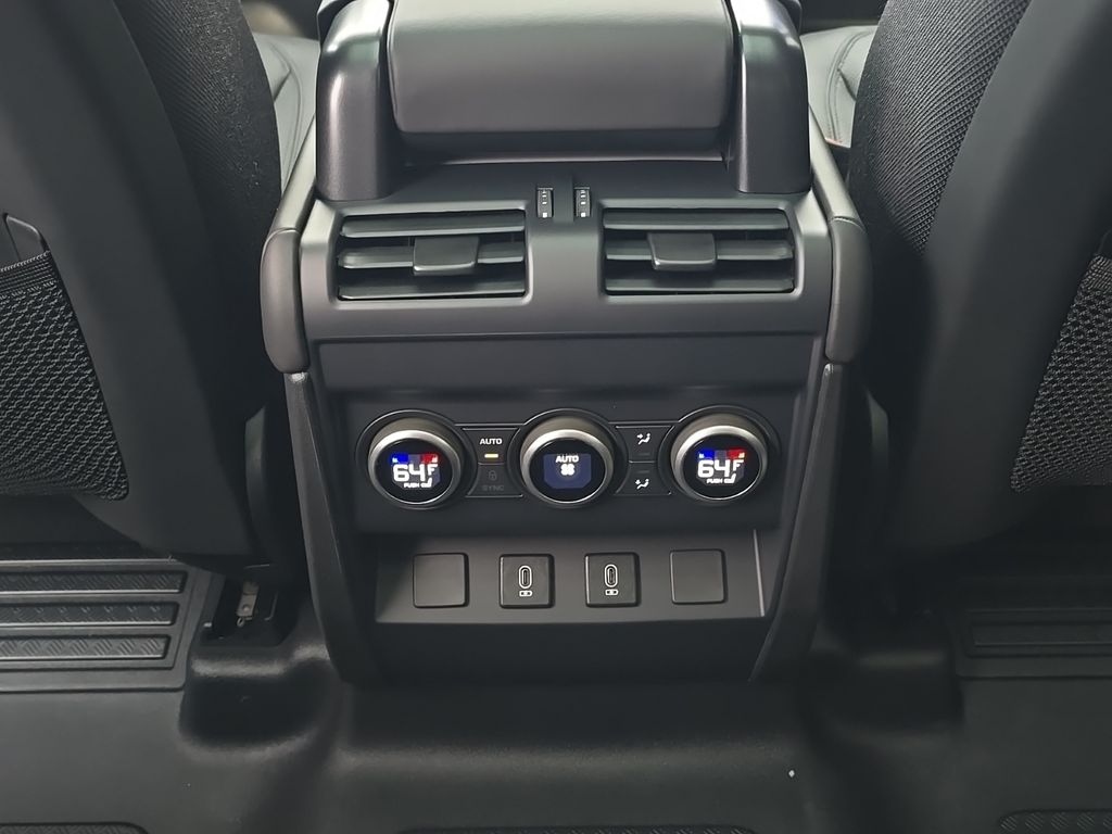 2026 Land Rover Defender V8 - Photo 25