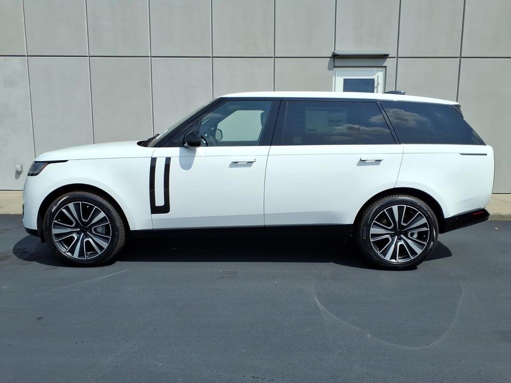 New 2026 Land Rover Range Rover SE 7 Seats SUV