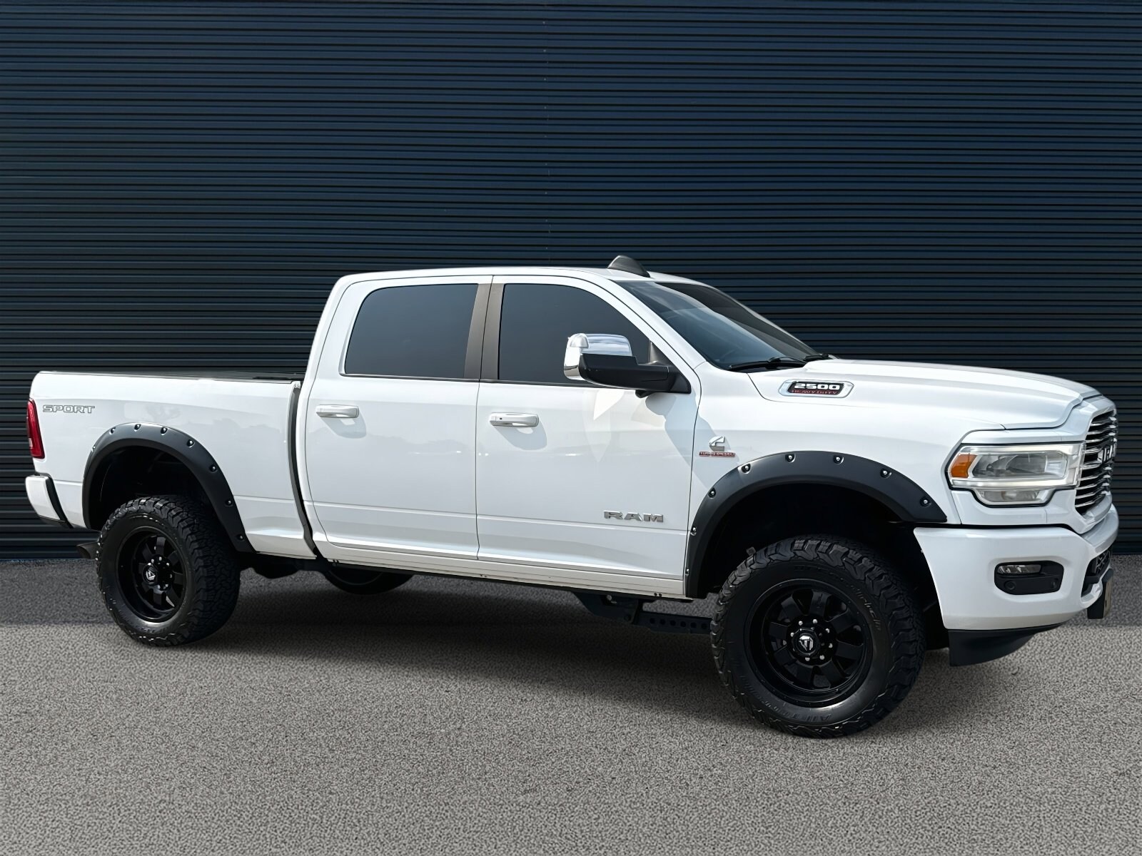 2019 Ram 2500 Laramie photo 3
