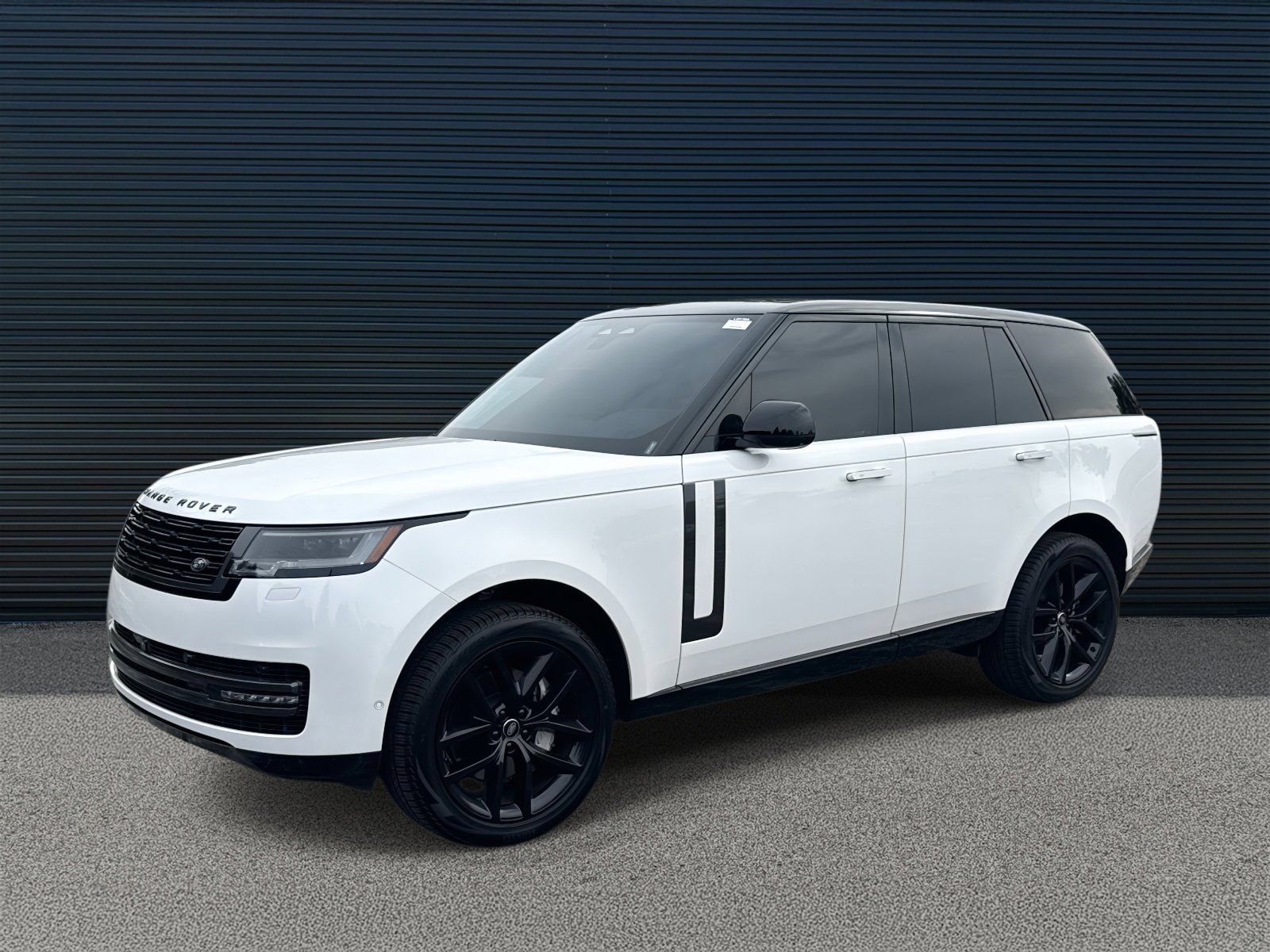 2024 Land Rover Range Rover SE's photo
