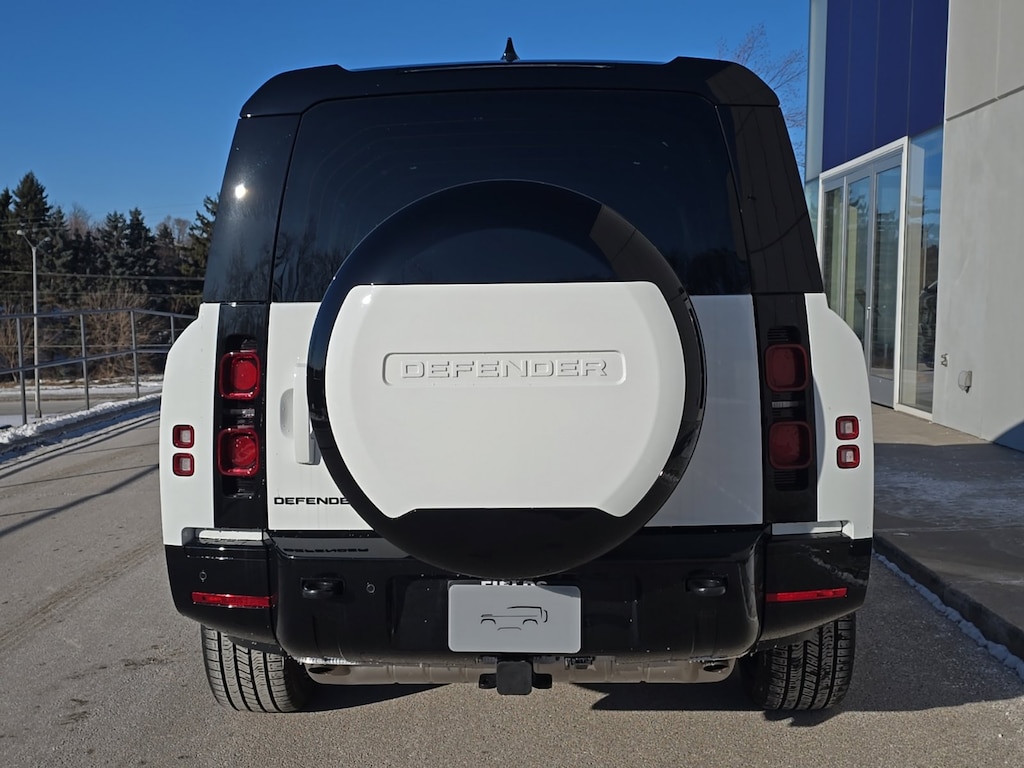 New 2025 Land Rover Defender 130 X-Dynamic SE SUV