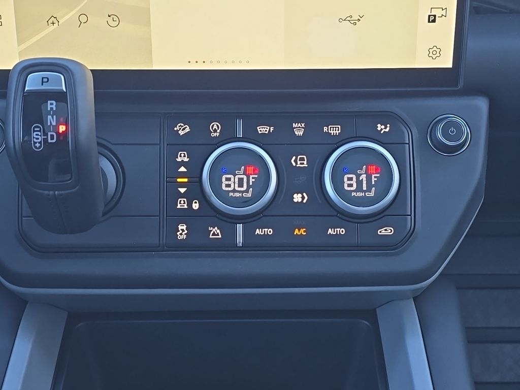 2026 Land Rover Defender V8 - Photo 19