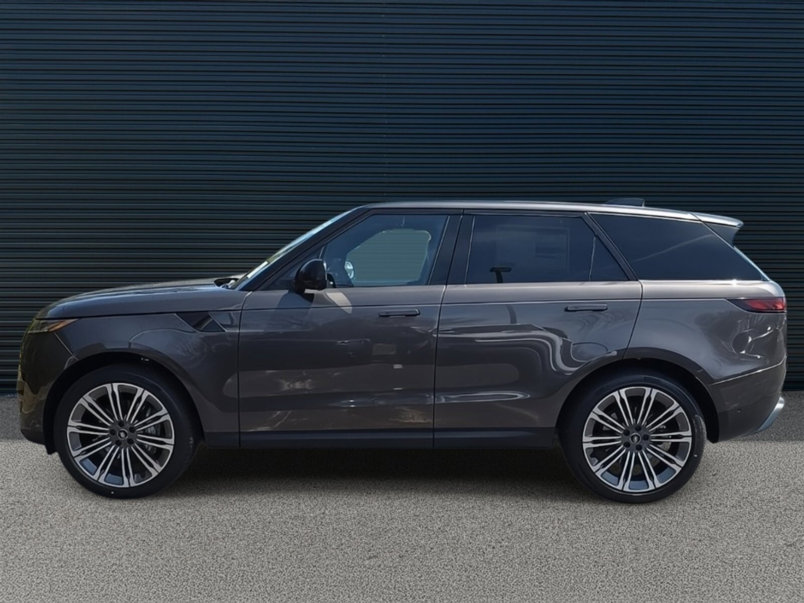 2025 Land Rover Range Rover Sport SE - Photo 3