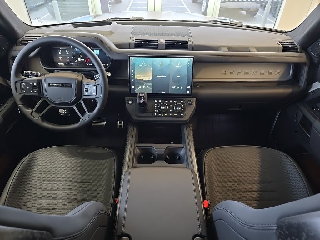 2026 Land Rover Defender OCTA - Photo 9
