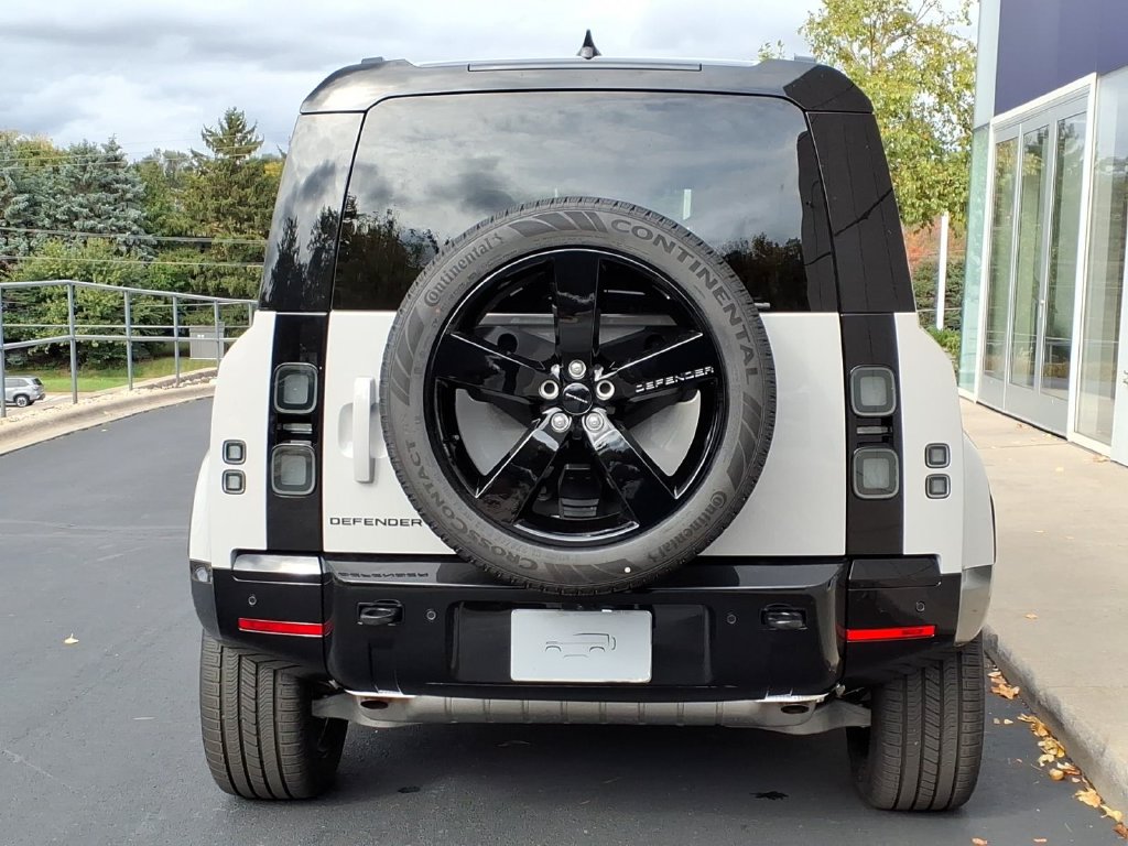 New 2026 Land Rover Defender 110 X-Dynamic SE SUV