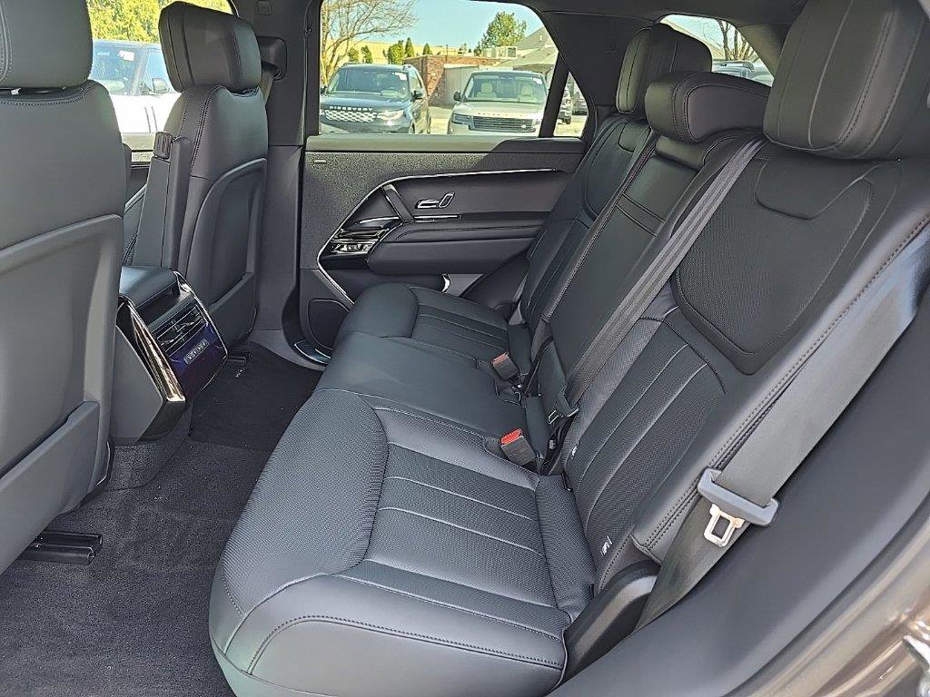 2025 Land Rover Range Rover Sport SE - Photo 8