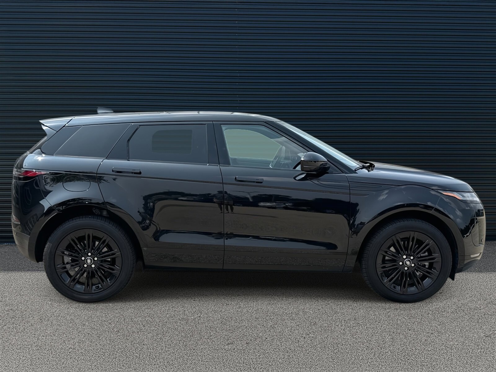 2024 Land Rover Range Rover Evoque S photo 4