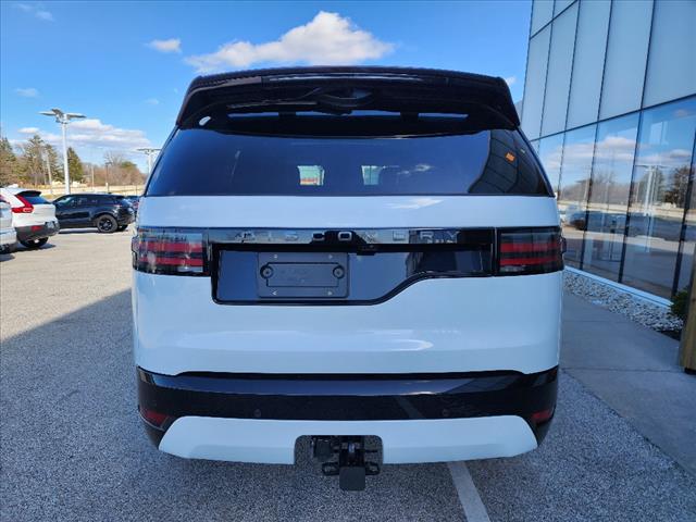 2024 Land Rover Discovery P300 Dynamic SE photo 4