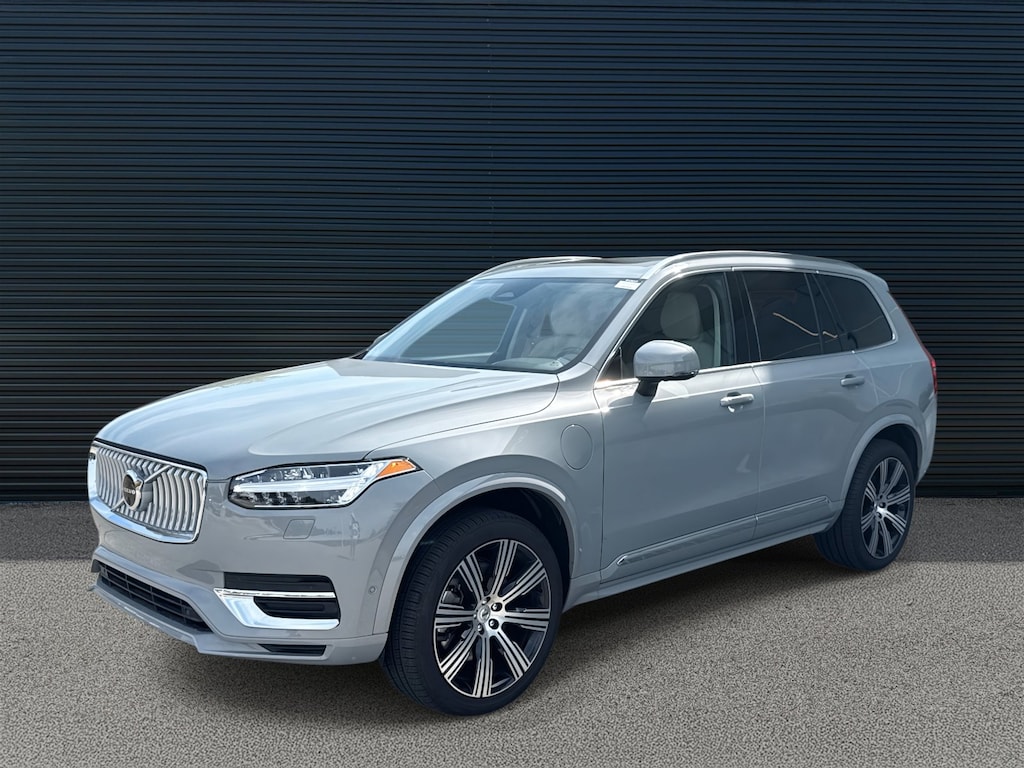 Used 2025 Volvo XC90 Plug-In Hybrid Plus SUV