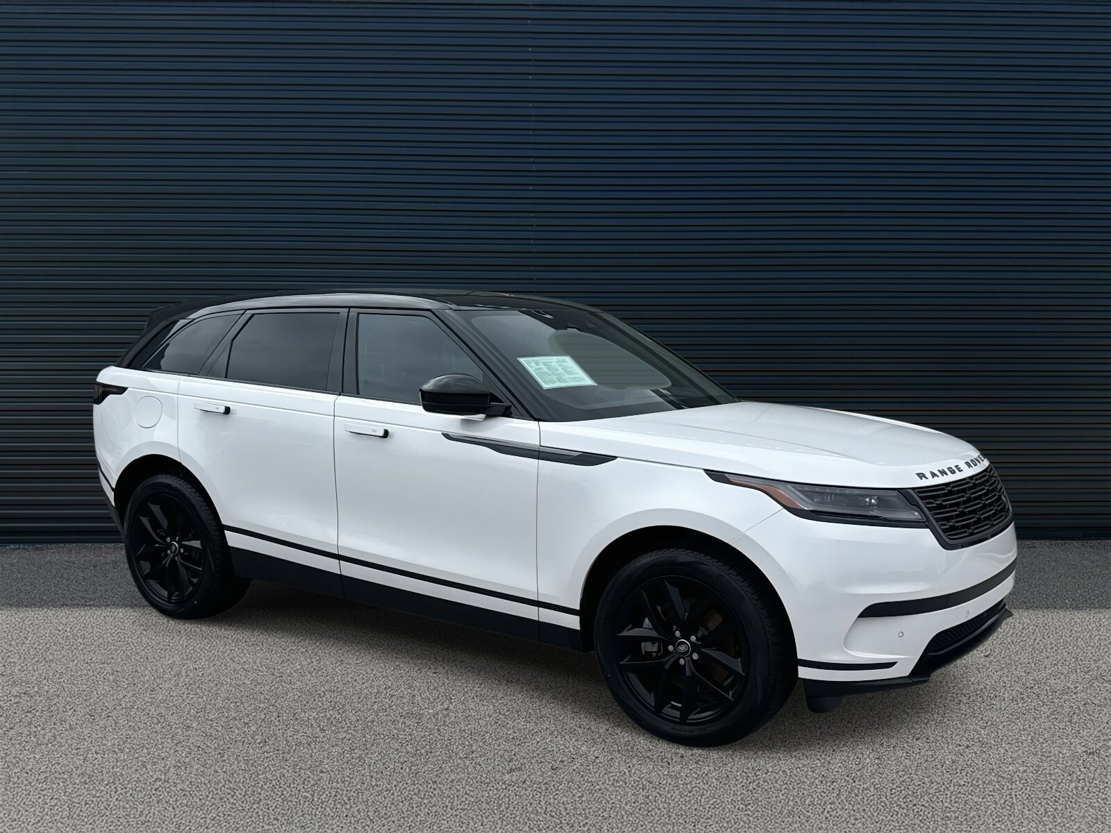 2025 Land Rover Range Rover Velar S photo 3