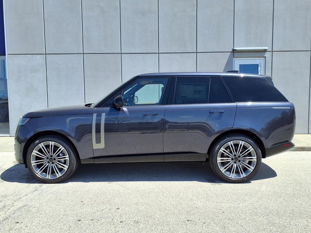 New 2026 Land Rover Range Rover SE SUV