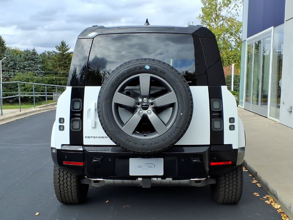 New 2026 Land Rover Defender 110 X-Dynamic SE SUV