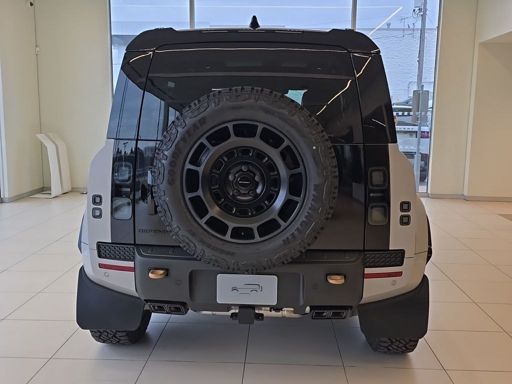 New 2026 Land Rover Defender 110 Octa SUV