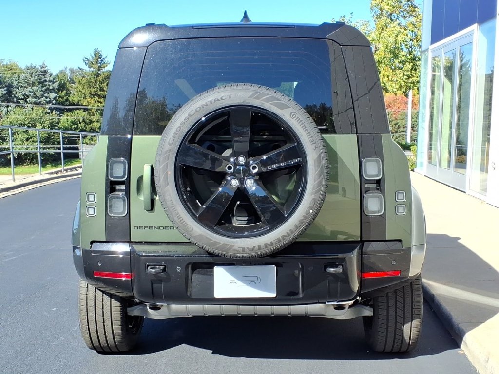 New 2026 Land Rover Defender 110 X-Dynamic SE SUV