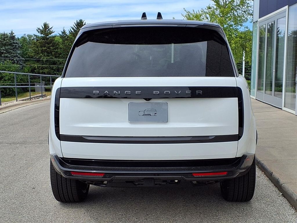 New 2026 Land Rover Range Rover SE LWB 7-Seats / V8 SUV
