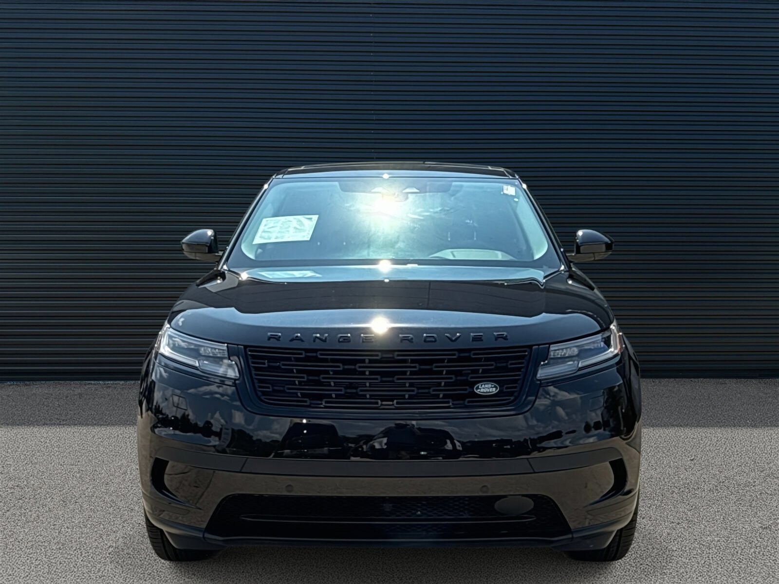 2024 Land Rover Range Rover Velar P250 S photo 2