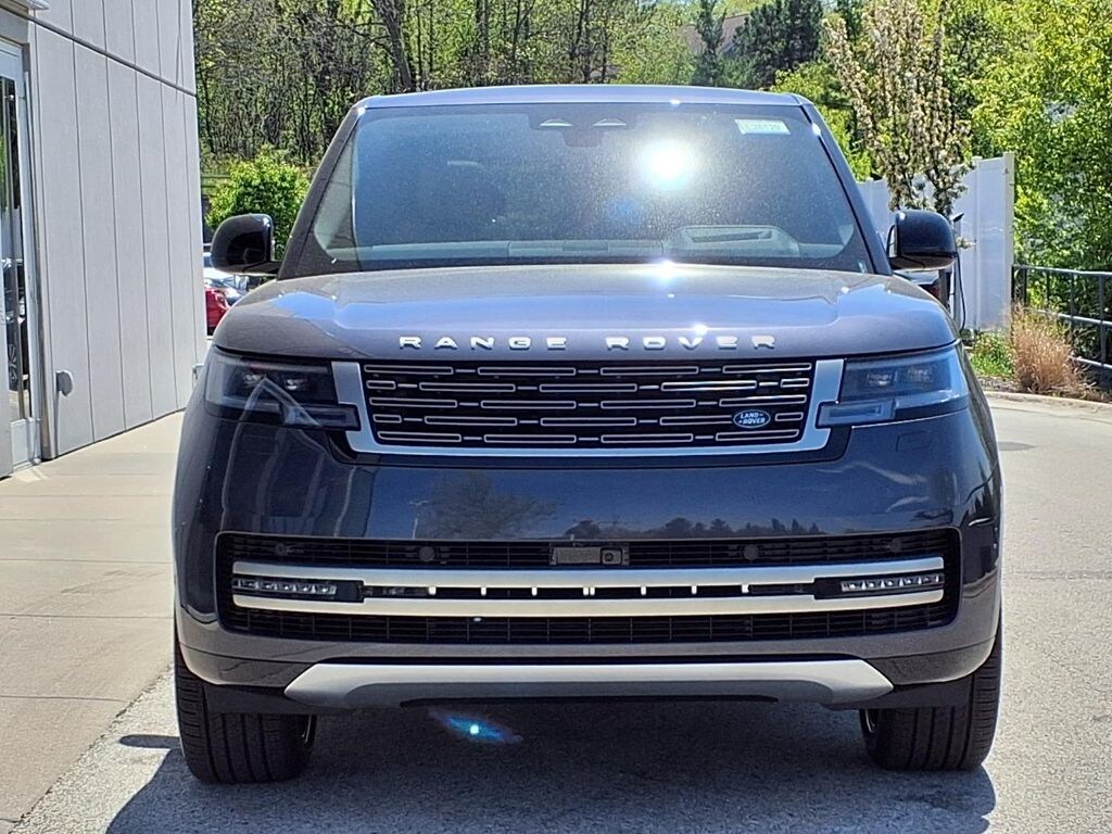 New 2026 Land Rover Range Rover SE SUV