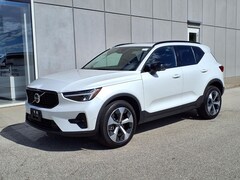 2023 Volvo XC40 B5 Plus Dark Theme SUV
