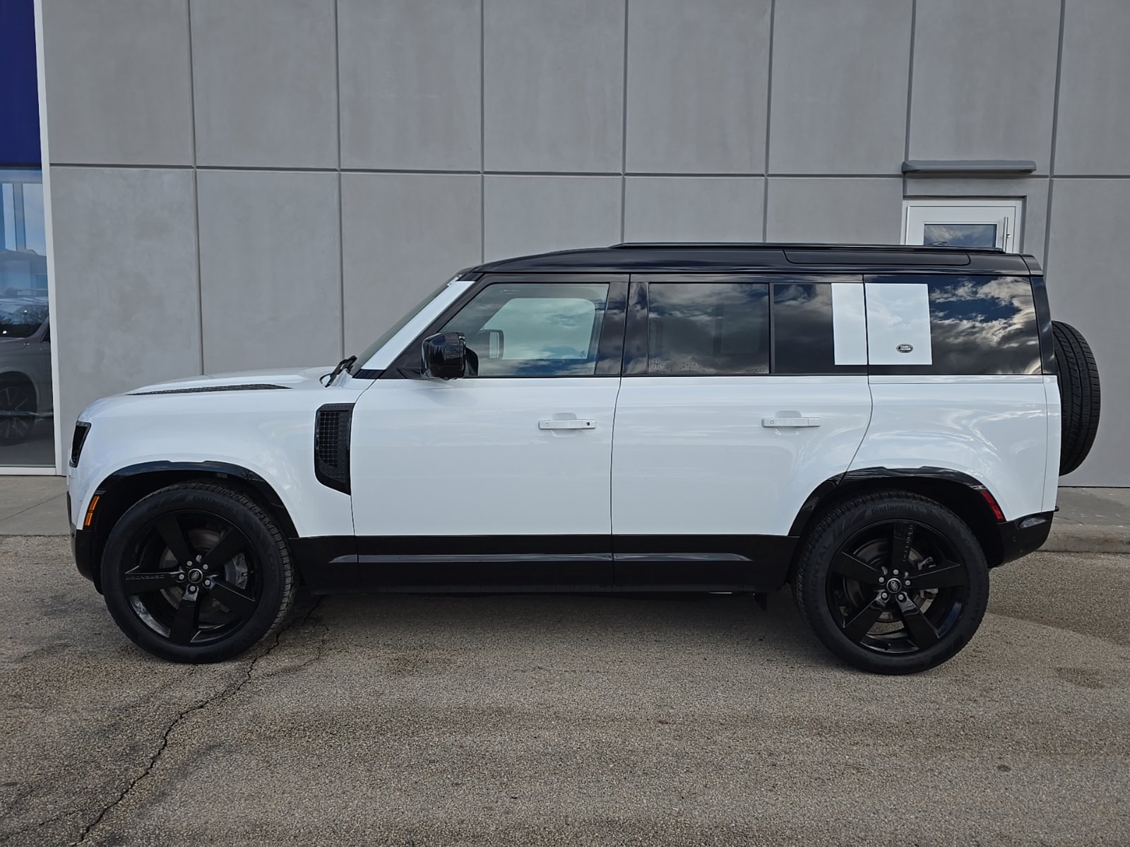 View vehicle photo 3