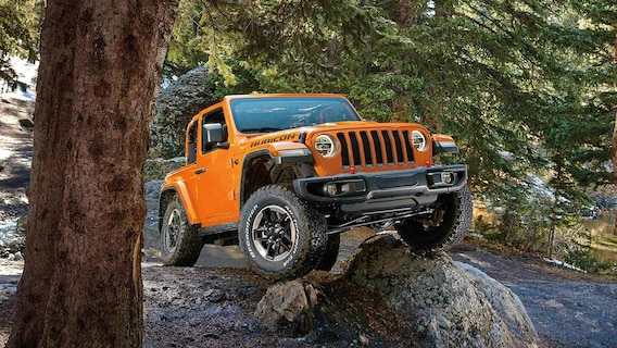 2019 Jeep Wrangler vs. 2019 Toyota Tacoma | W-K CDJR