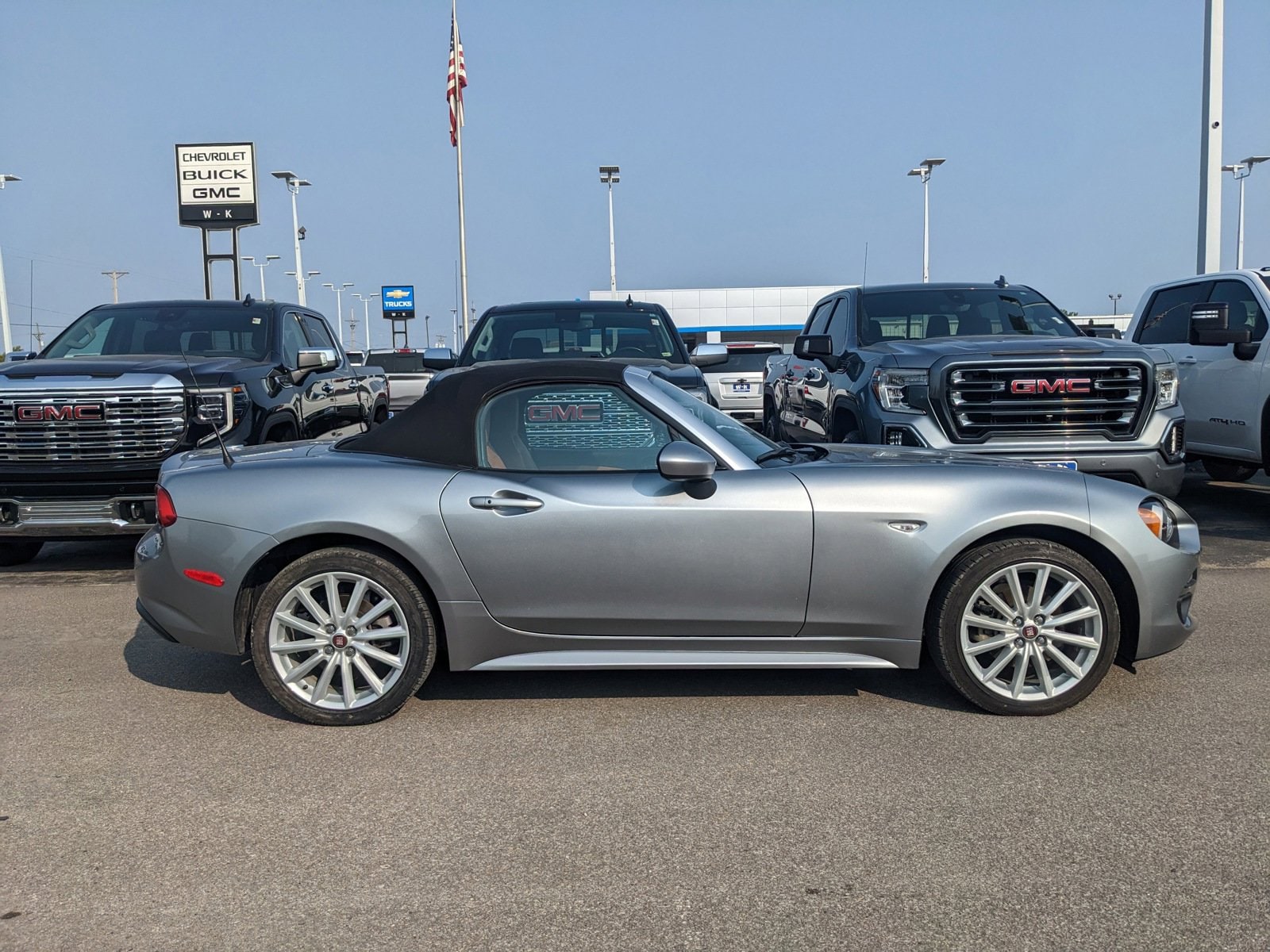 Used 2017 FIAT 124 Spider Lusso with VIN JC1NFAEK0H0124525 for sale in Kansas City