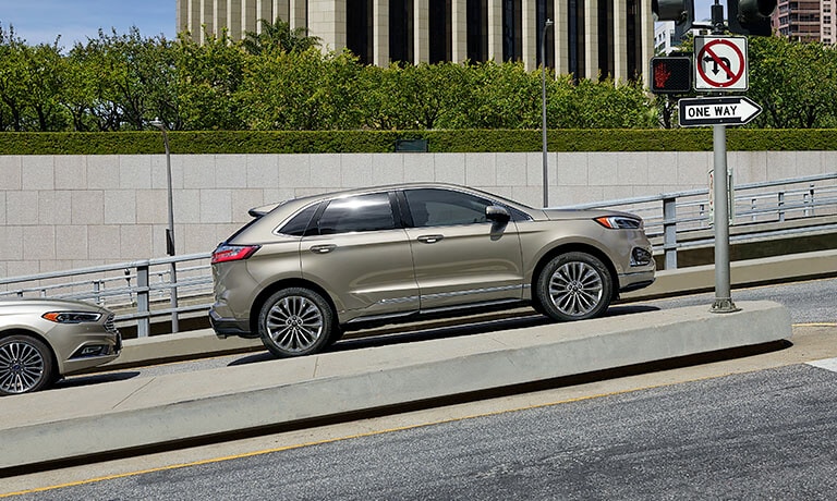 2022 Ford Edge exterior at stop