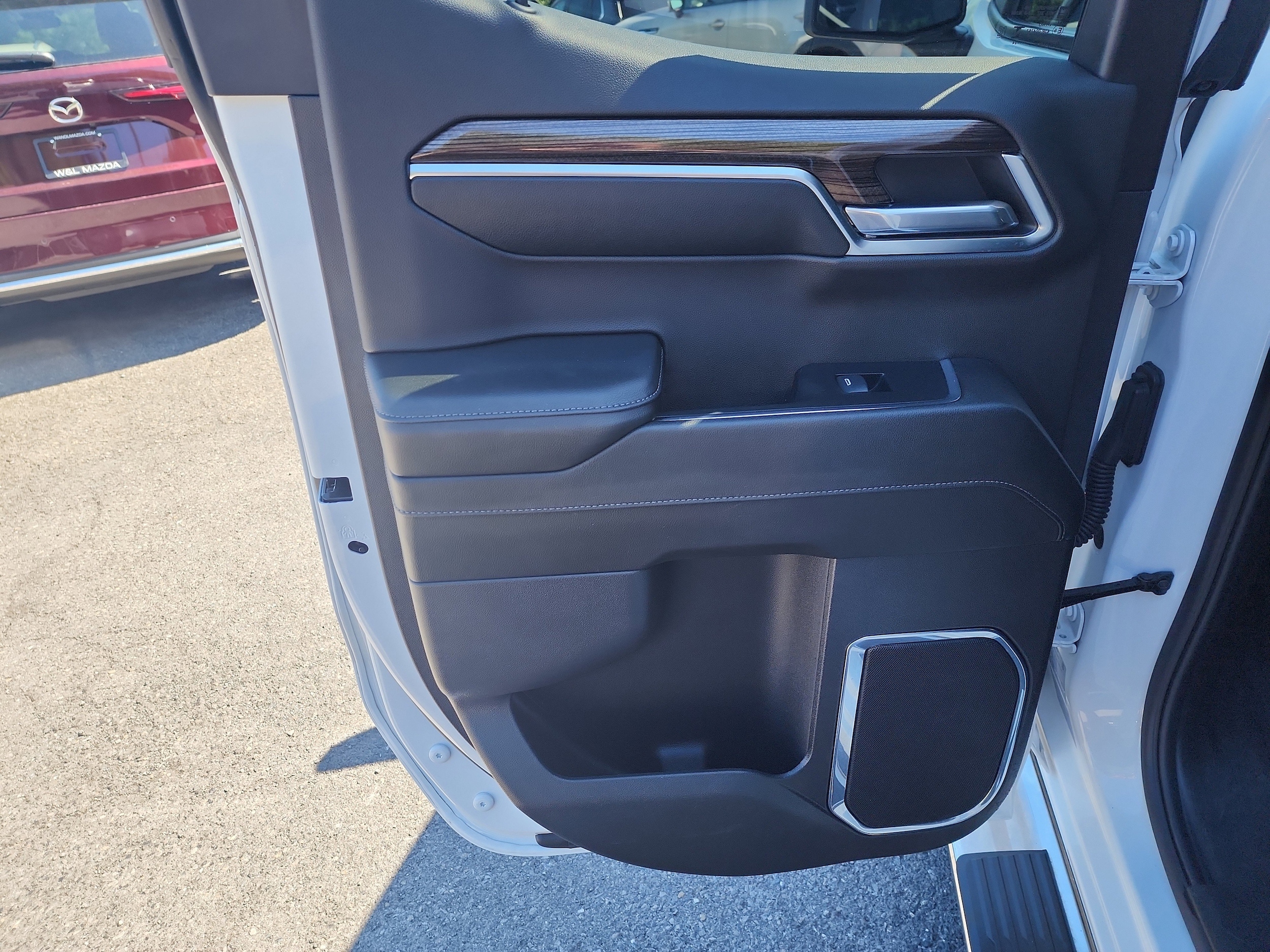 2024 Chevrolet Silverado 1500 LT - Photo 9