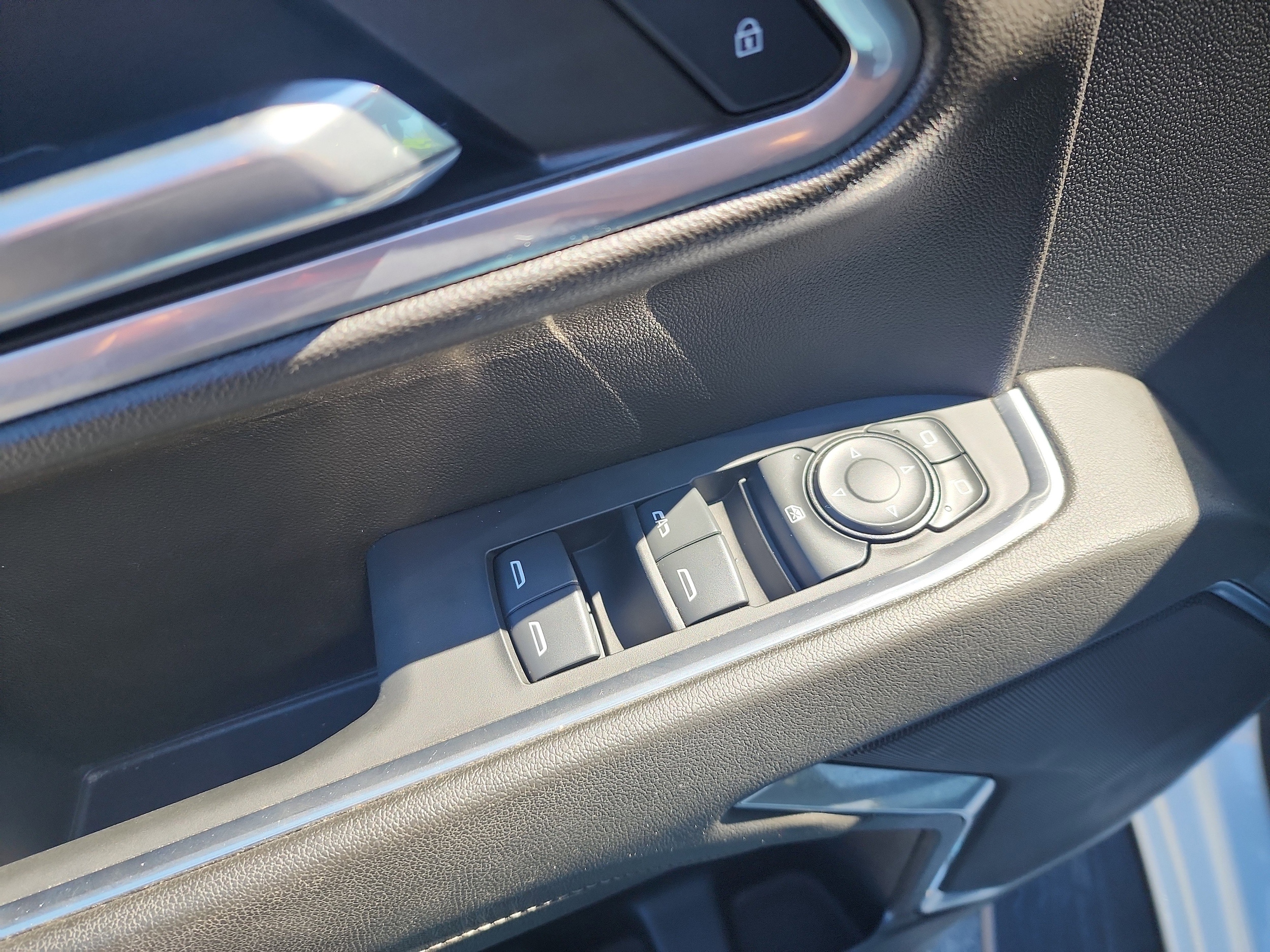 2024 Chevrolet Silverado 1500 LT - Photo 7