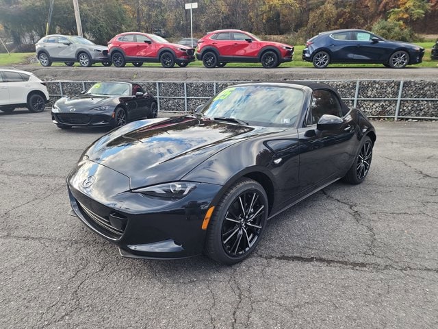 2025 Mazda MX-5 Miata Grand Touring - Photo 3