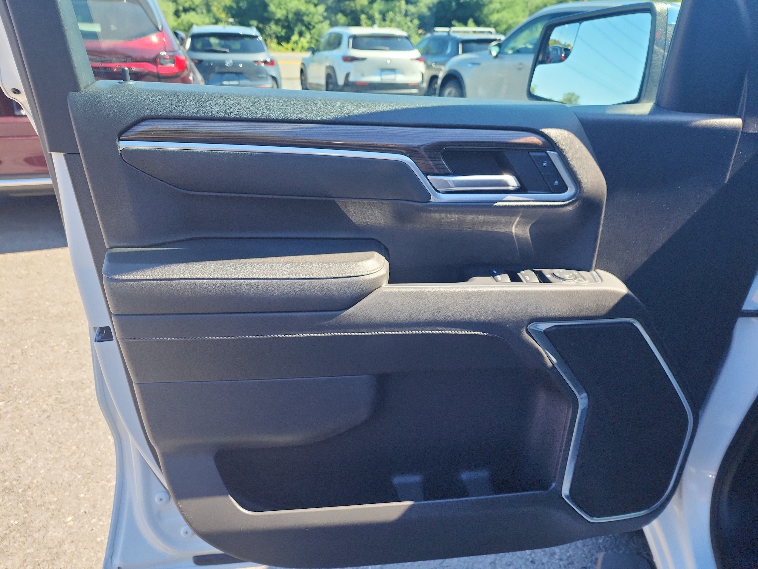 2024 Chevrolet Silverado 1500 LT - Photo 6