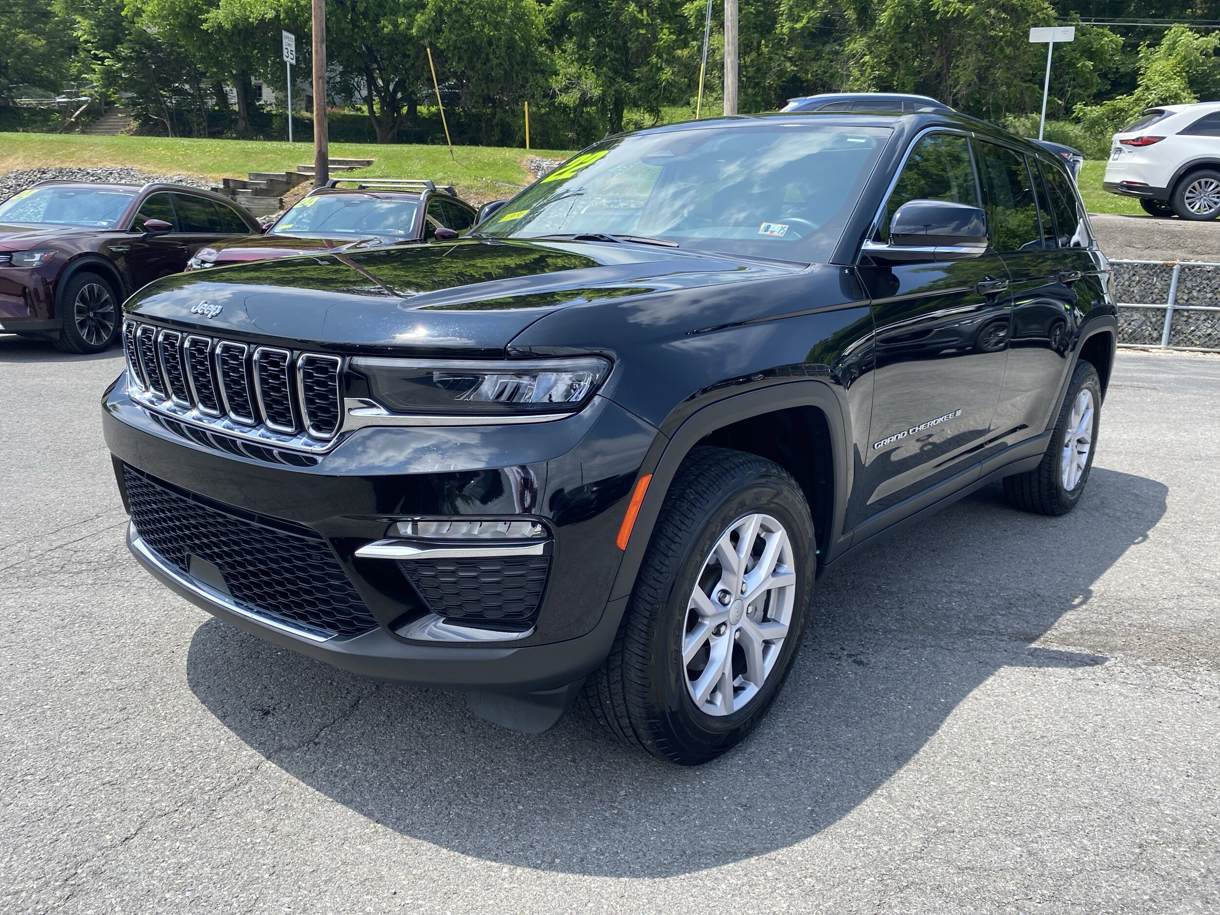 2022 Jeep Grand Cherokee Limited photo 3