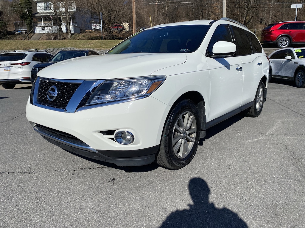 Used 2016 Nissan Pathfinder SV SUV