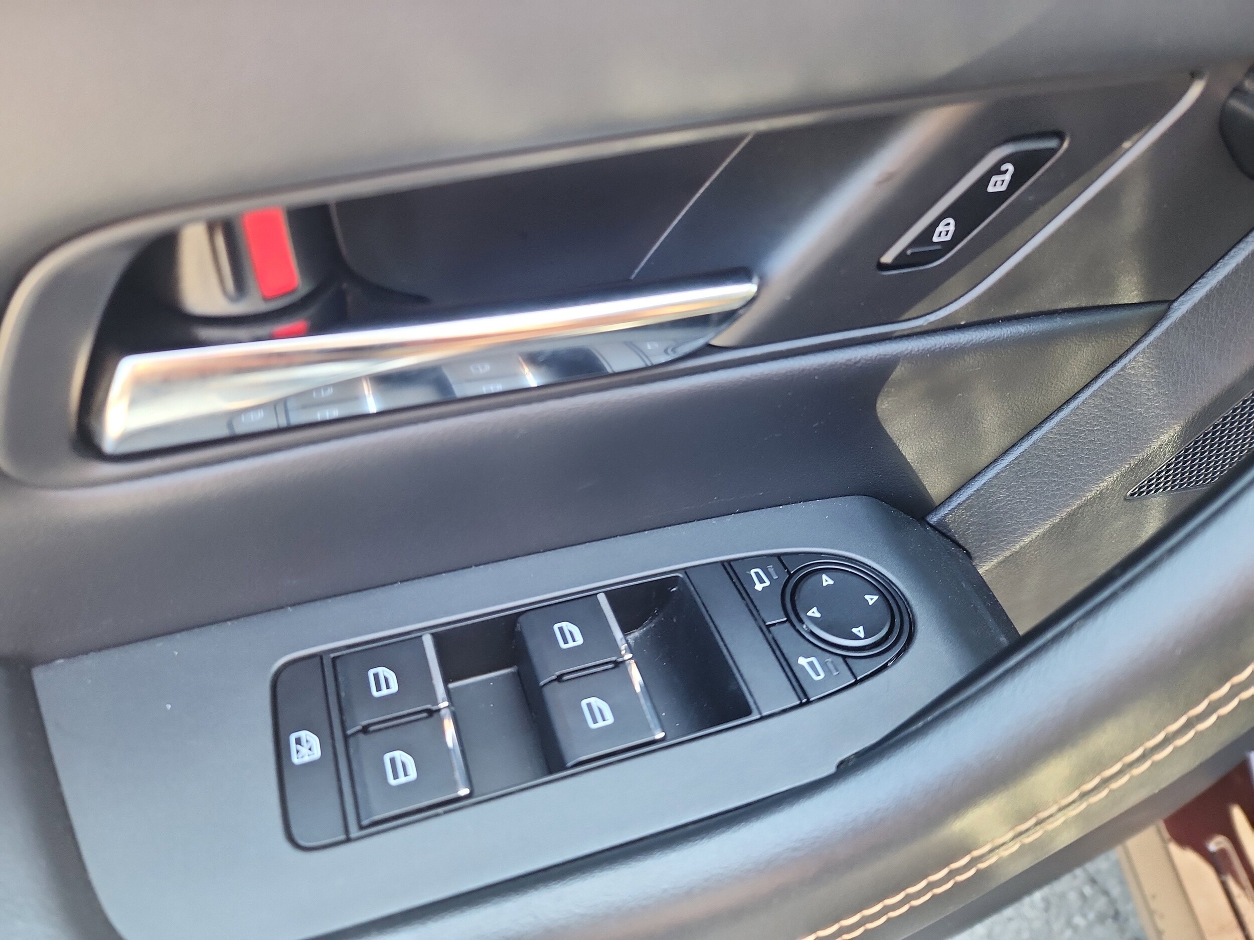 2024 Mazda CX-90 Premium Package - Photo 8