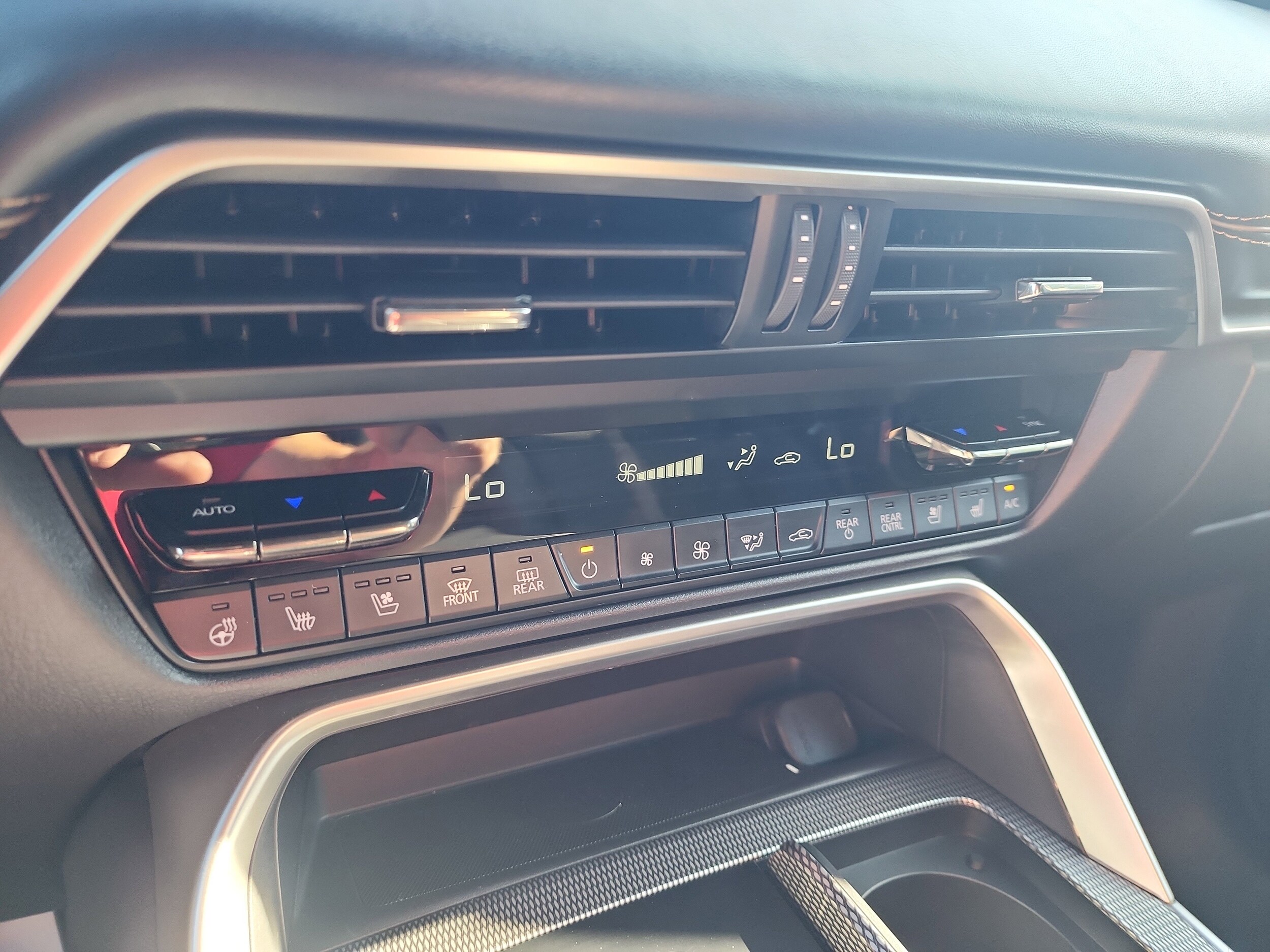 2024 Mazda CX-90 Premium Plus Package - Photo 36
