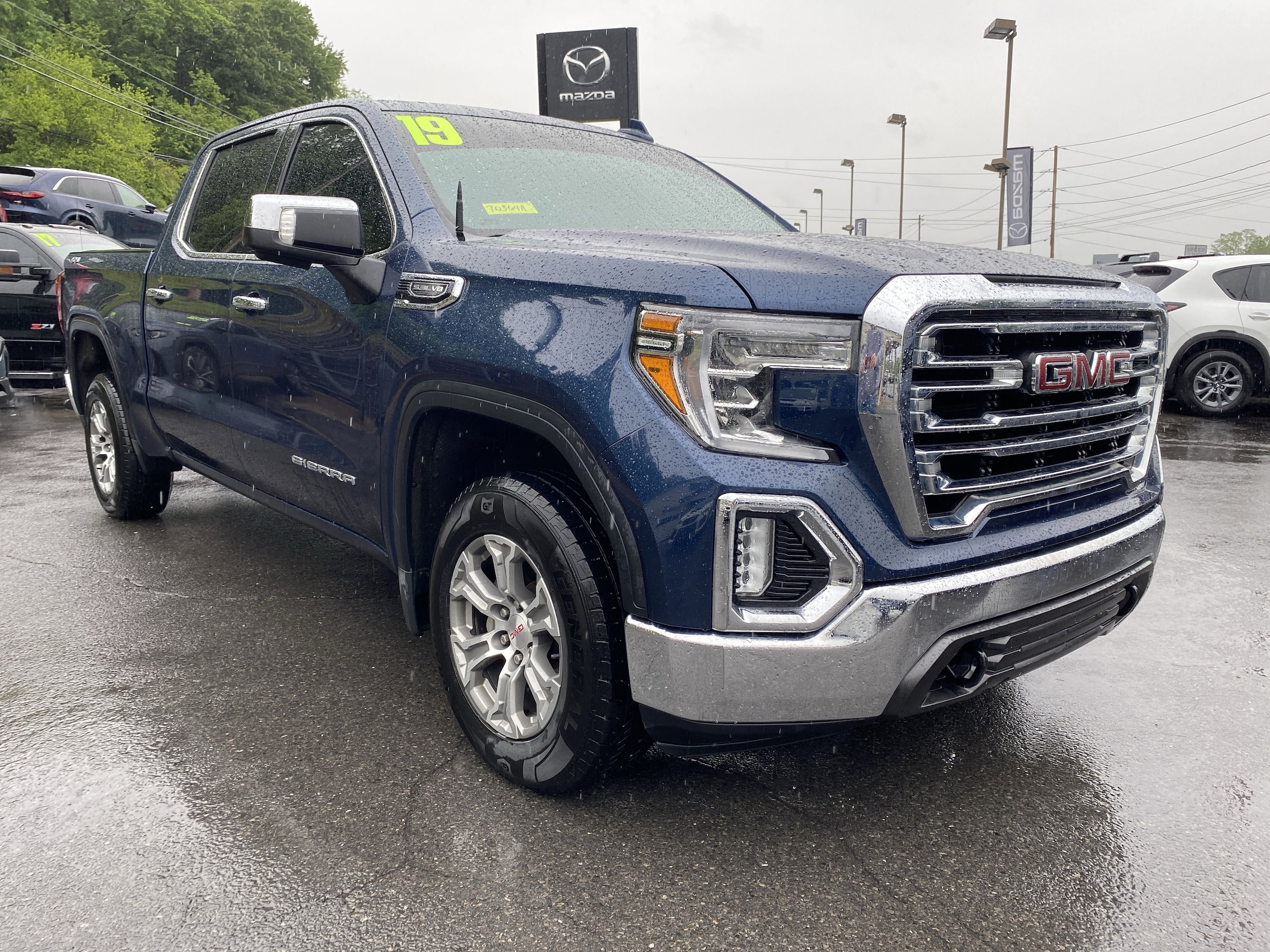 2019 GMC Sierra 4WD Crew Cab Short Box SLT's photo