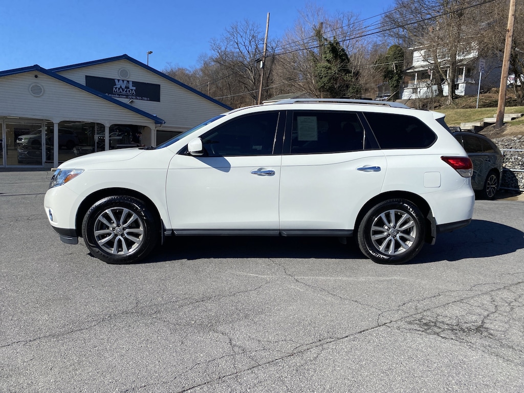 Used 2016 Nissan Pathfinder SV SUV