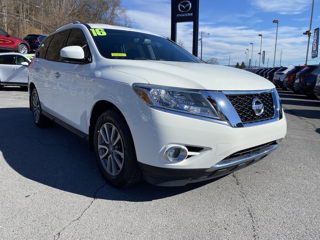 Used 2016 Nissan Pathfinder SV SUV