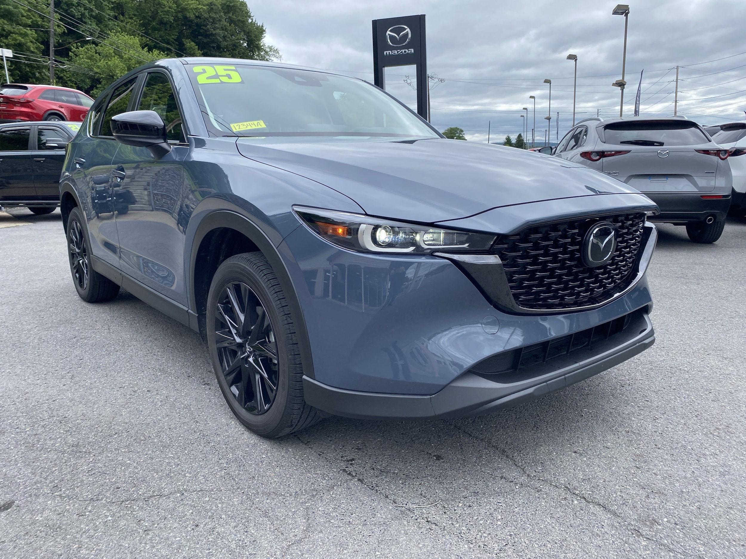 2025 Mazda CX-5 S Carbon Edition Auto AWD's photo