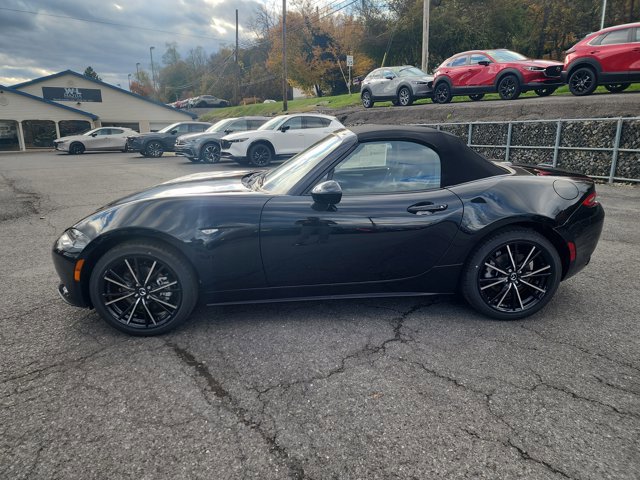 2025 Mazda MX-5 Miata Grand Touring - Photo 4