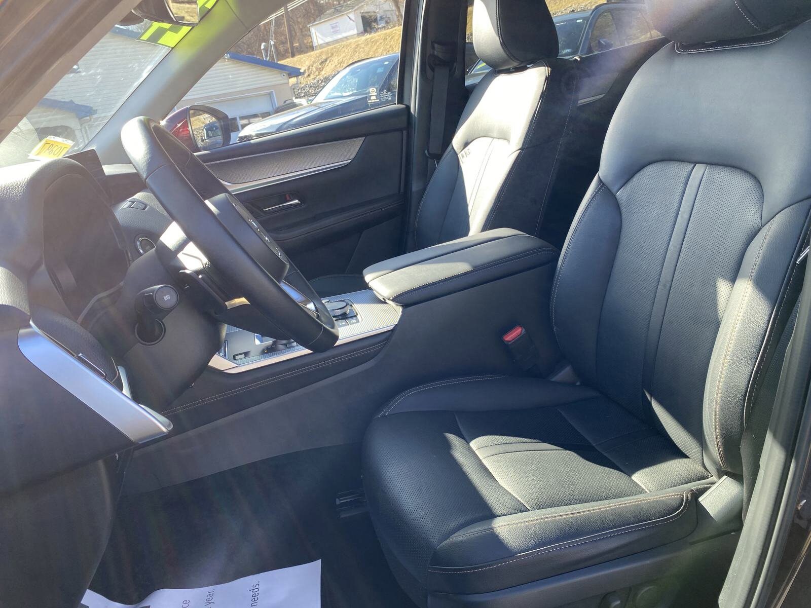 2024 Mazda CX-90 Premium Package - Photo 8