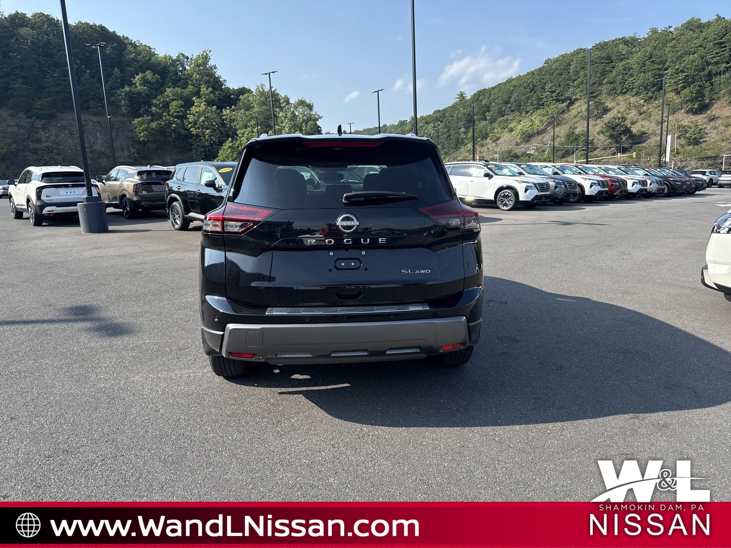 2024 Nissan Rogue SL photo 4