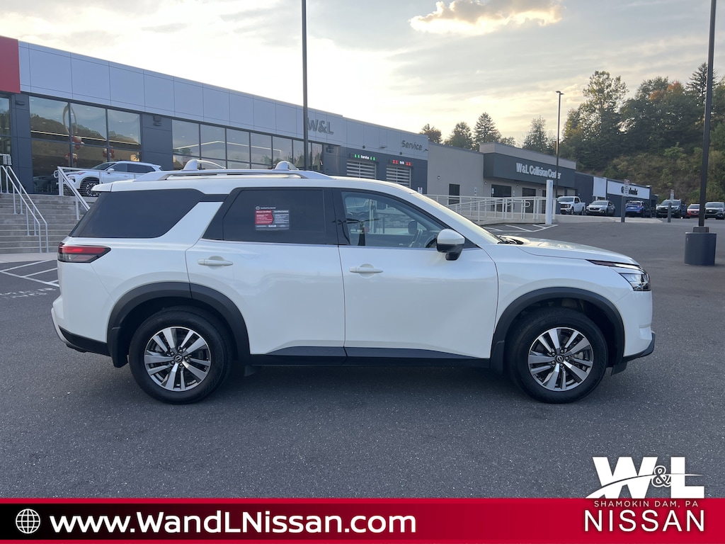 Used 2023 Nissan Pathfinder SL SUV