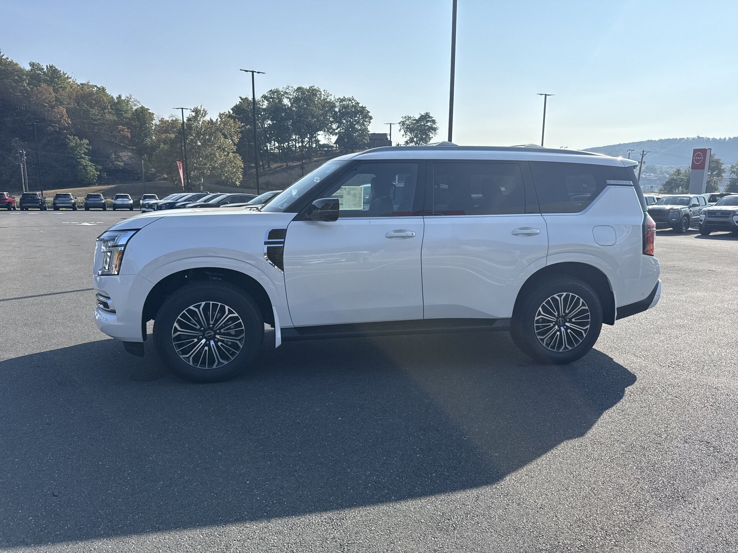 2026 Nissan Armada SL photo 3