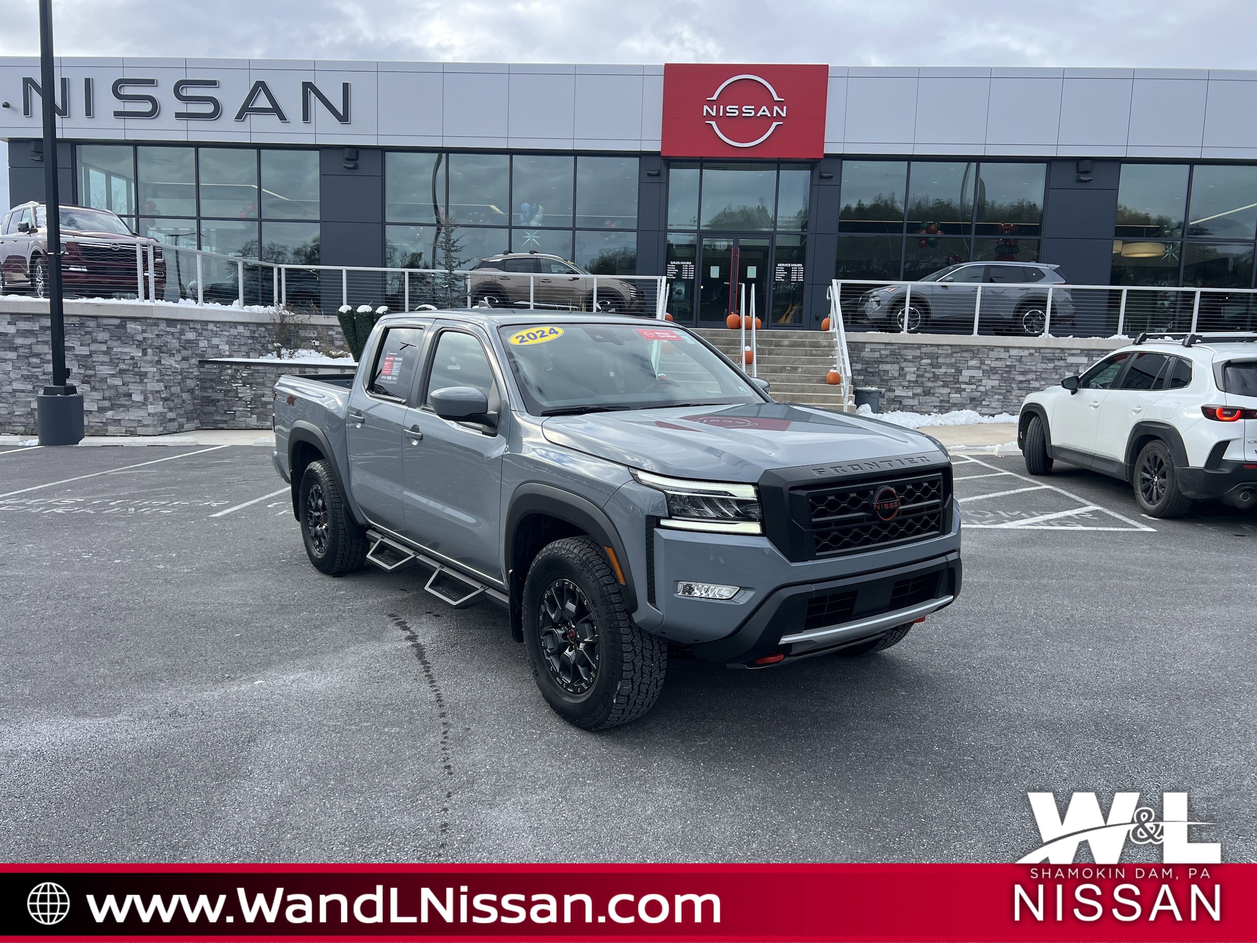 2024 Nissan Frontier PRO-4X's photo