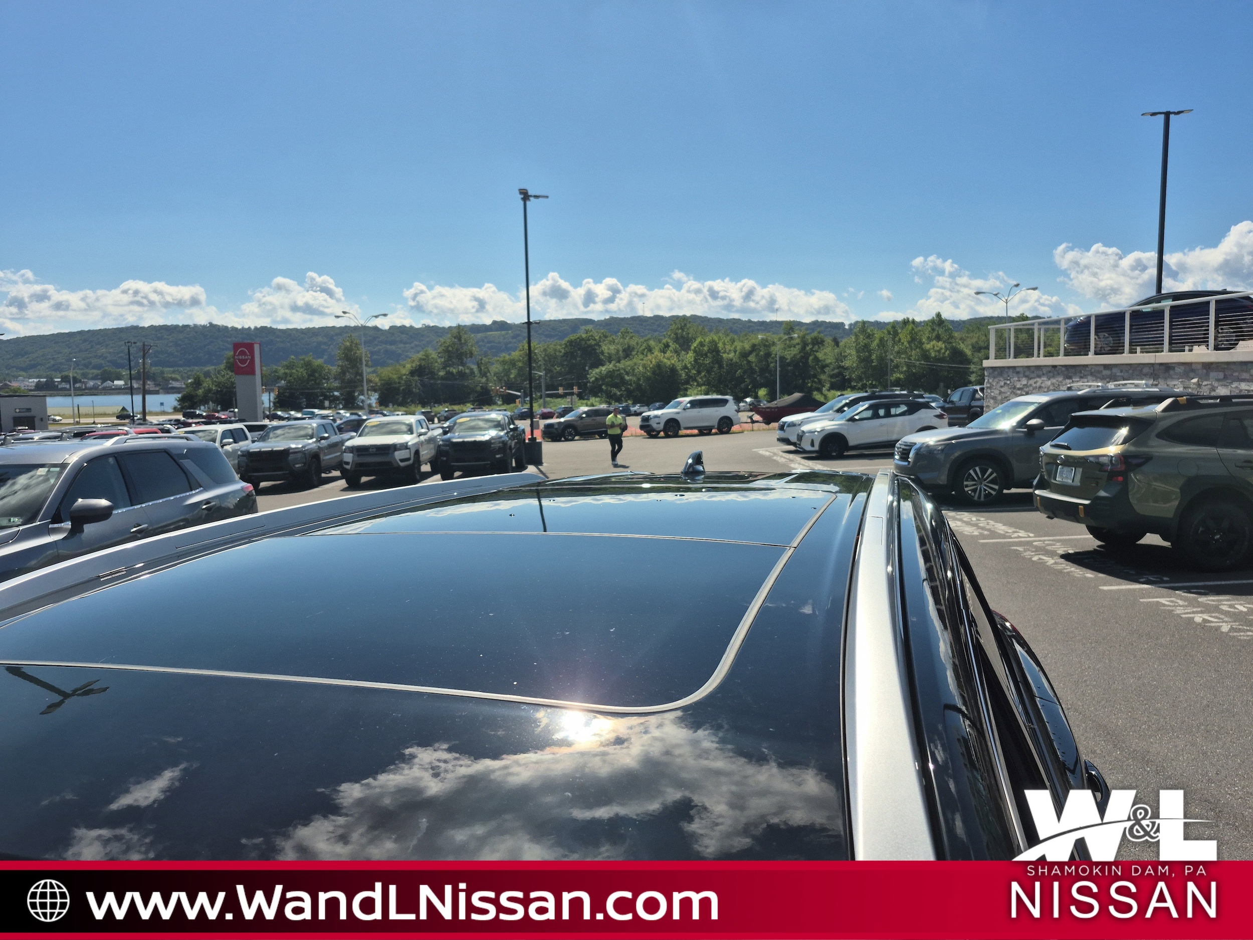 2024 Nissan Rogue SL - Photo 9