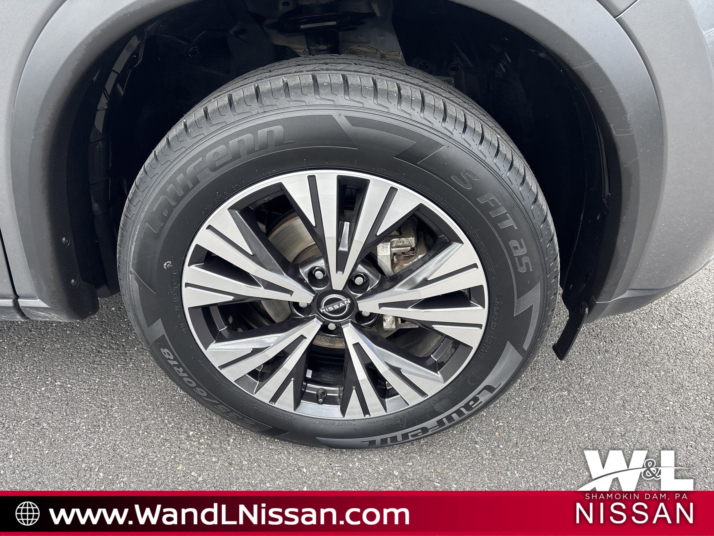 2023 Nissan Rogue SV photo 2