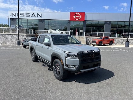 2025 Nissan Frontier PRO-4X Truck Crew Cab