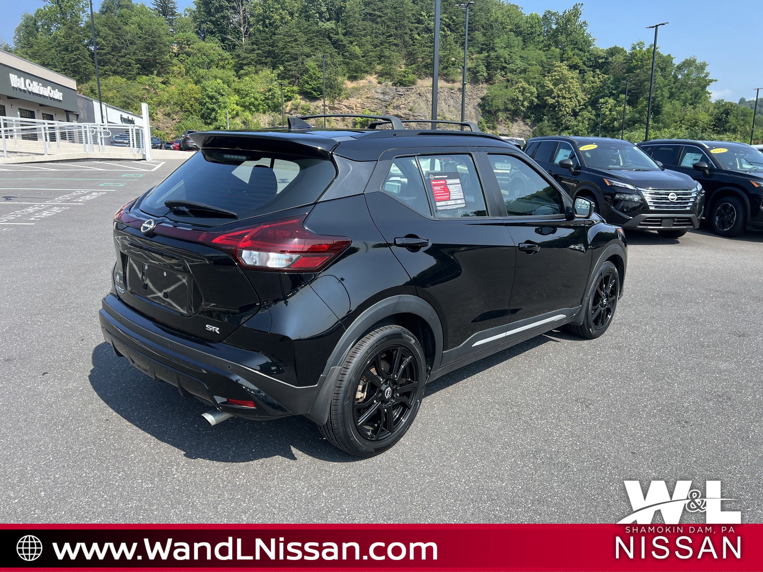 2022 Nissan Kicks SR photo 4