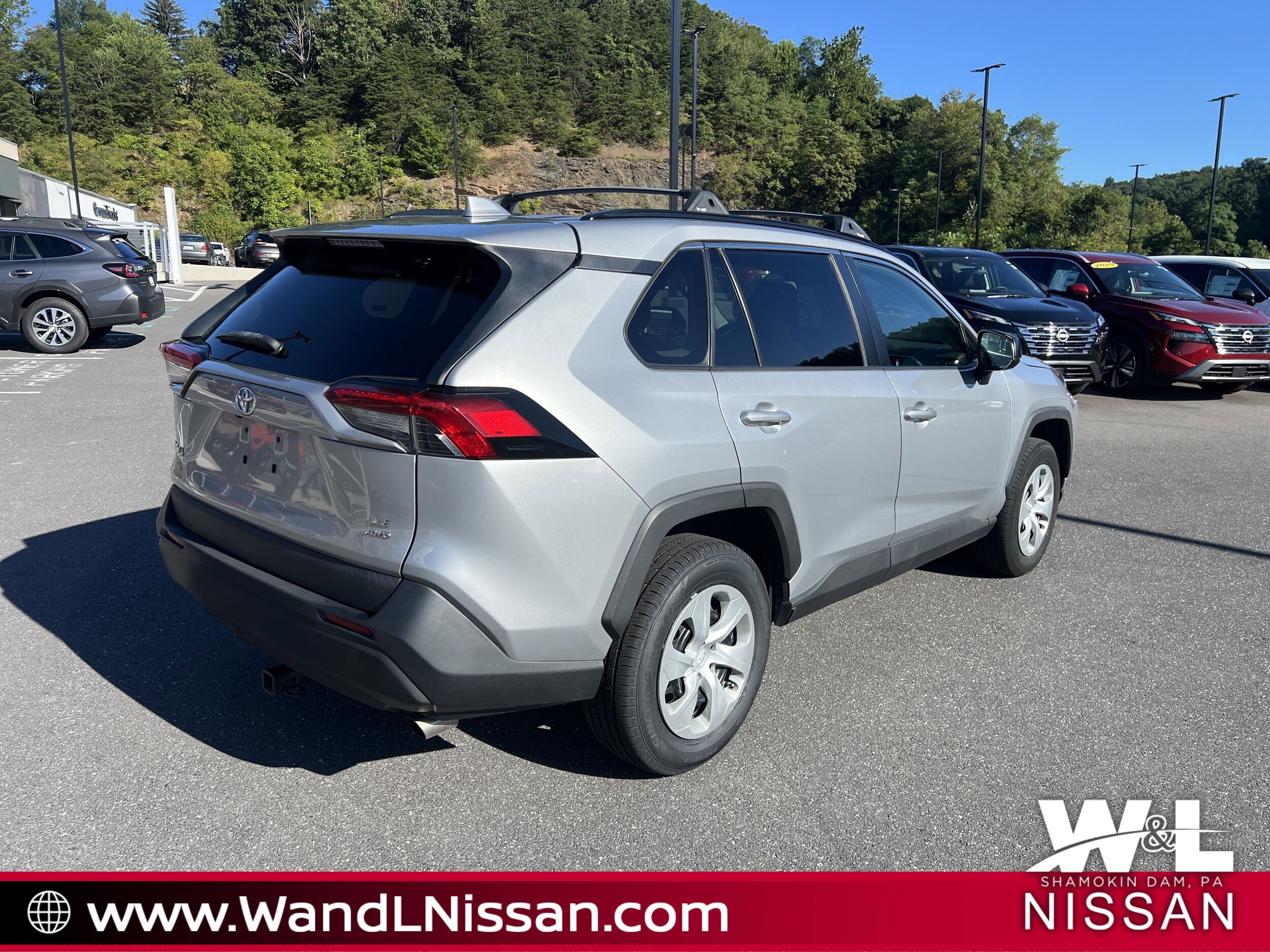 2019 Toyota RAV4 LE photo 2