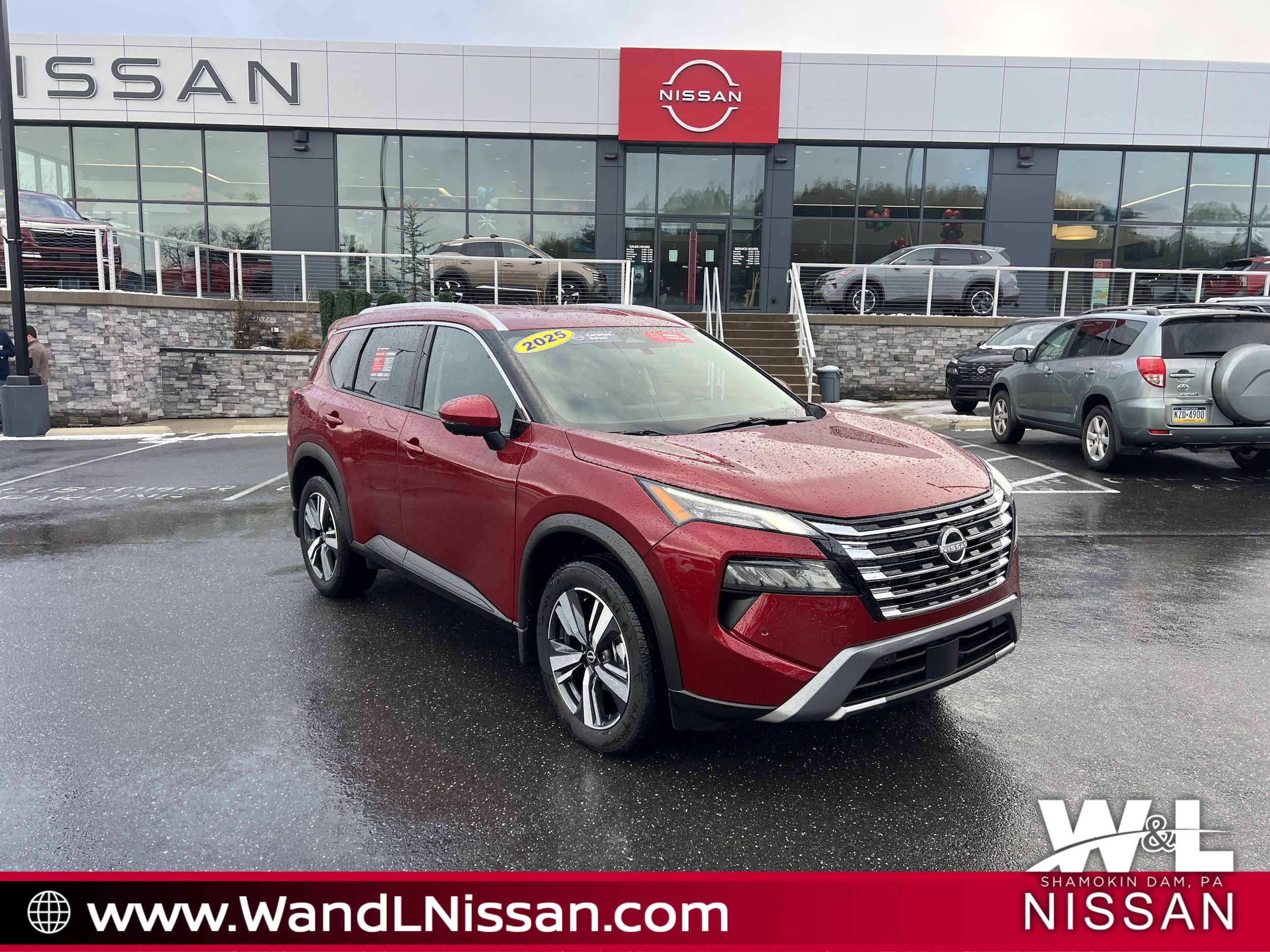 2025 Nissan Rogue SL's photo